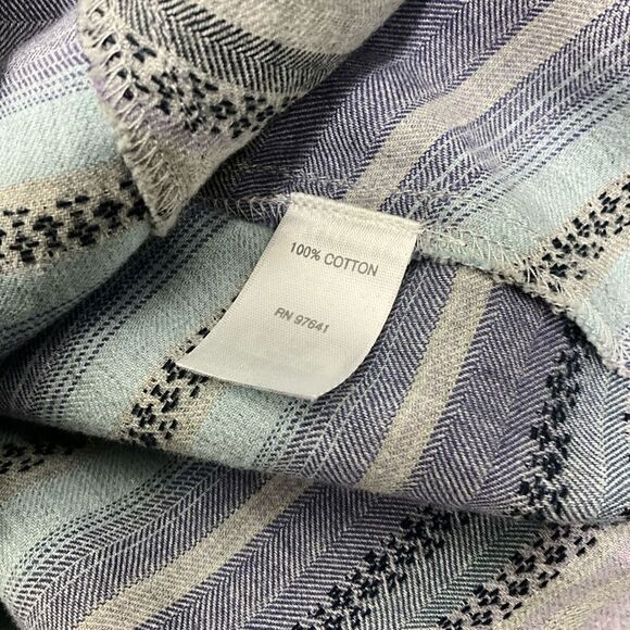 J. JILL 100% cotton 1/2 button down Blouse - Picture 5 of 5